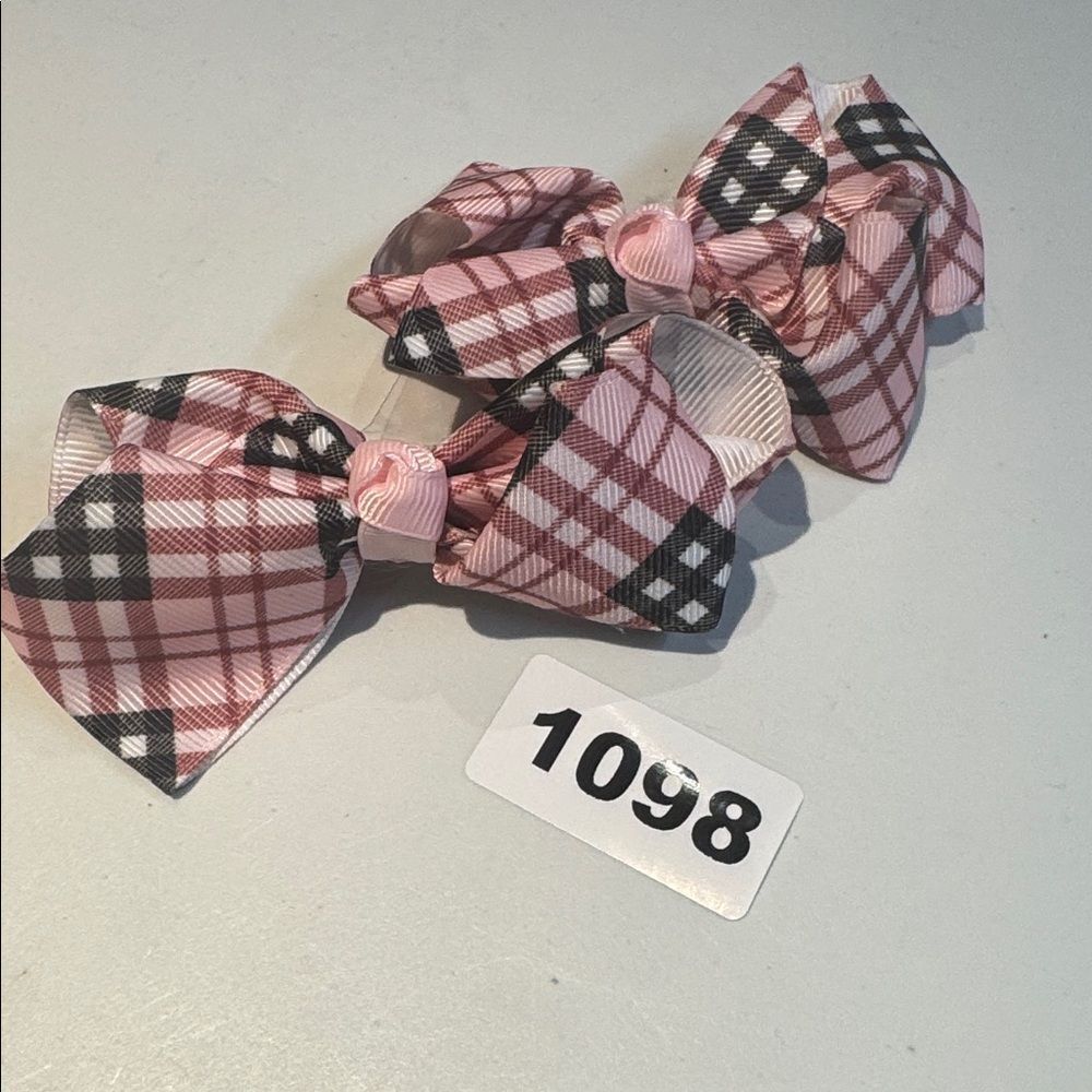 1098 Set of Two Pink plaid alligator clip hair bows